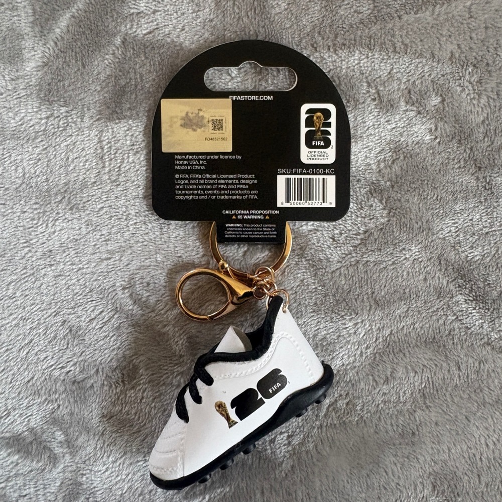 FIFA World Cup 2026 Soccer Cleat Keychain White Black Boot FIFA-0100-KC NWT